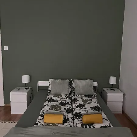 Palace District Apartman *