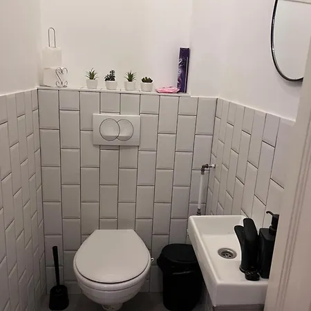 Apartment Quiet And Stylish In The Palace District Budapest